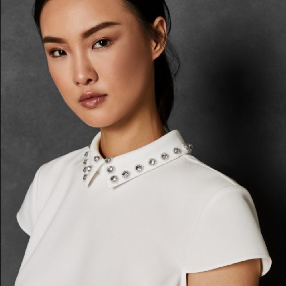 💎Alaynaa Embellished Collar Top💎